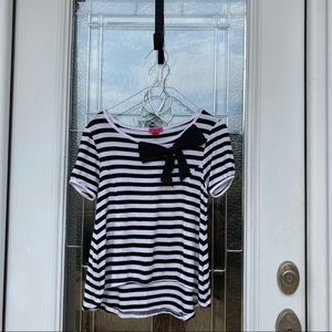 White and black striped shirt size: s